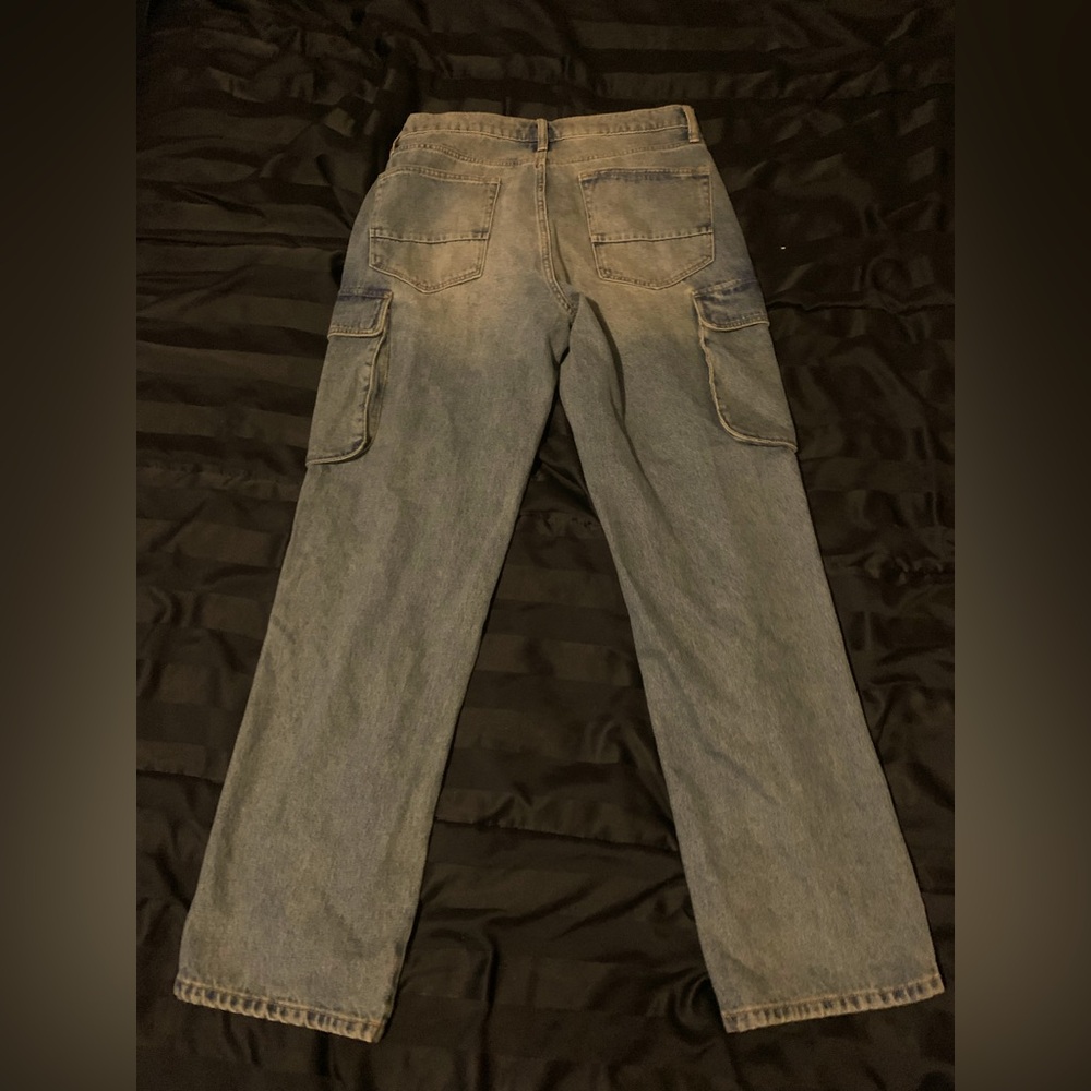 Blue vintage cargo jeans, Arizona jean co. They fit loose through the hip.